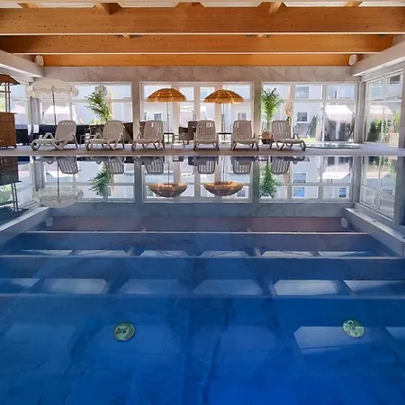 Srebrna Wydma ホリデーパーク *